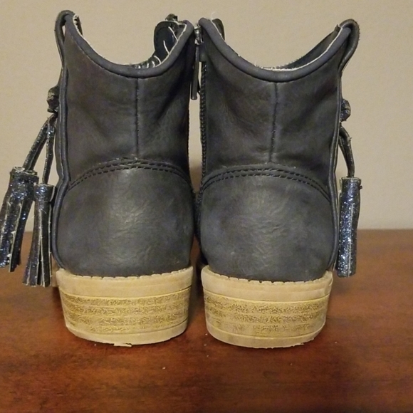 Cat and Jack Navy boots - Picture 3 of 5